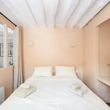 Appartamento Elegant Parisian Apartment, Place Des Vosges